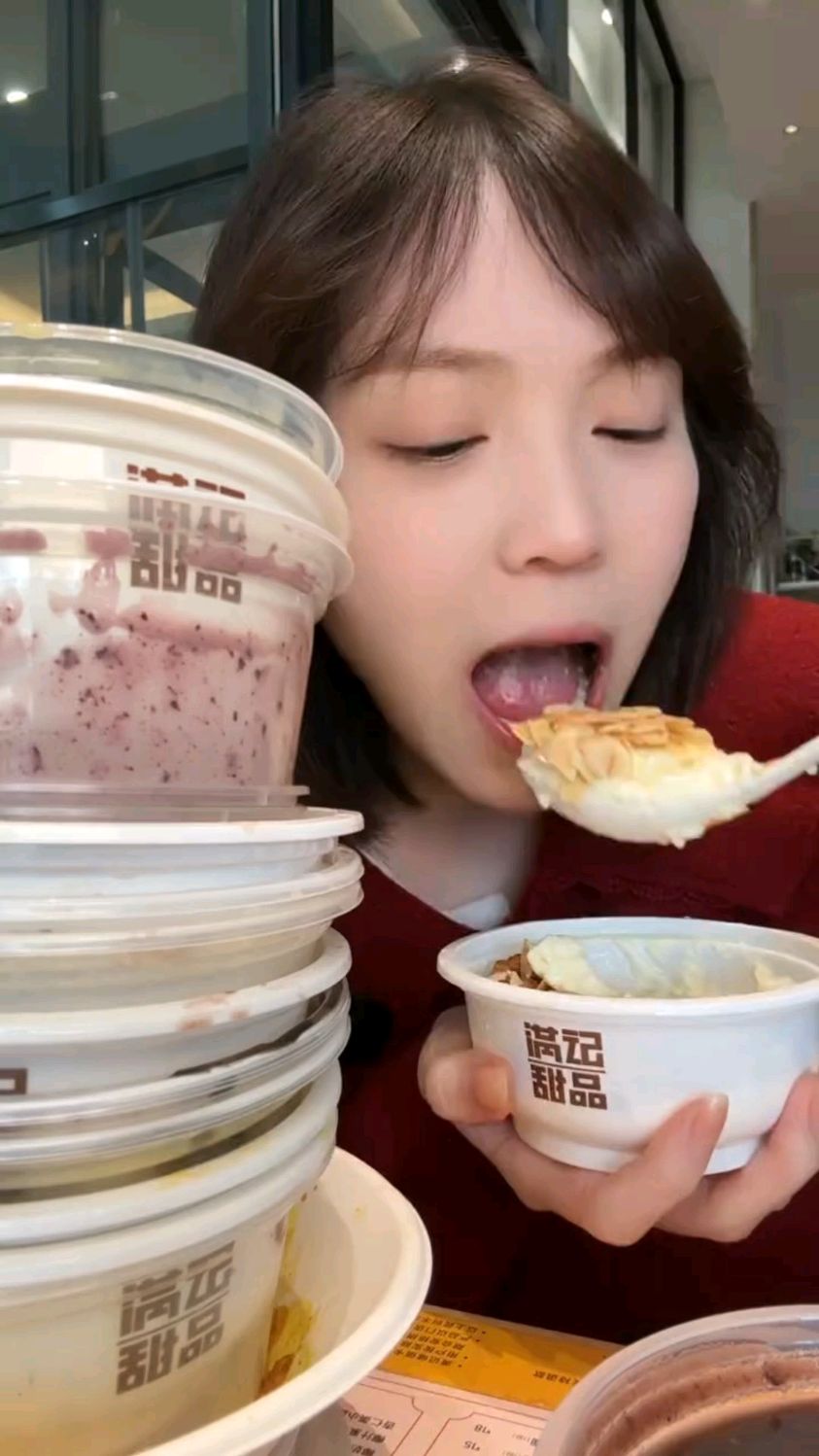 记录满记甜品居然出了早茶自助!把菜单从头到尾吃一遍破纪录了
