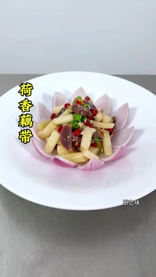 爽爽脆脆的藕带夏天吃再好不过,又酸爽,又好吃。美食 凉菜 凉拌菜 美食制作分享