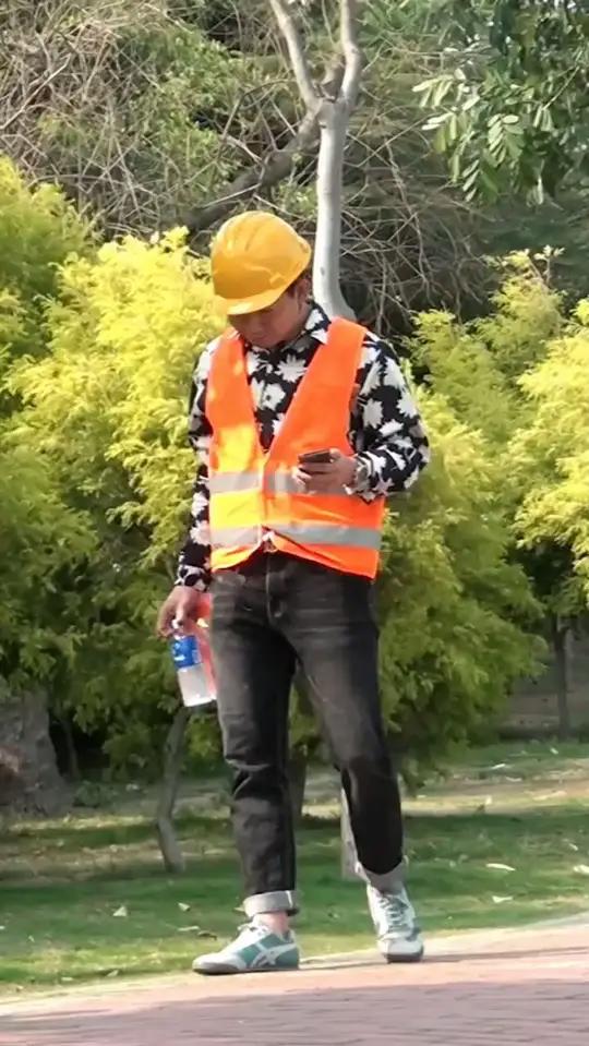 乌鸡哥梗来迟了各位……
