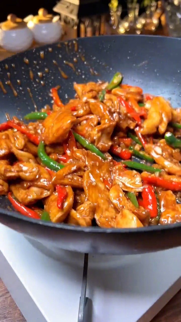中午吃什么「辣炒鸡胸肉」这样做的辣炒鸡胸肉,你能吃下几碗米饭?DIY-私房菜