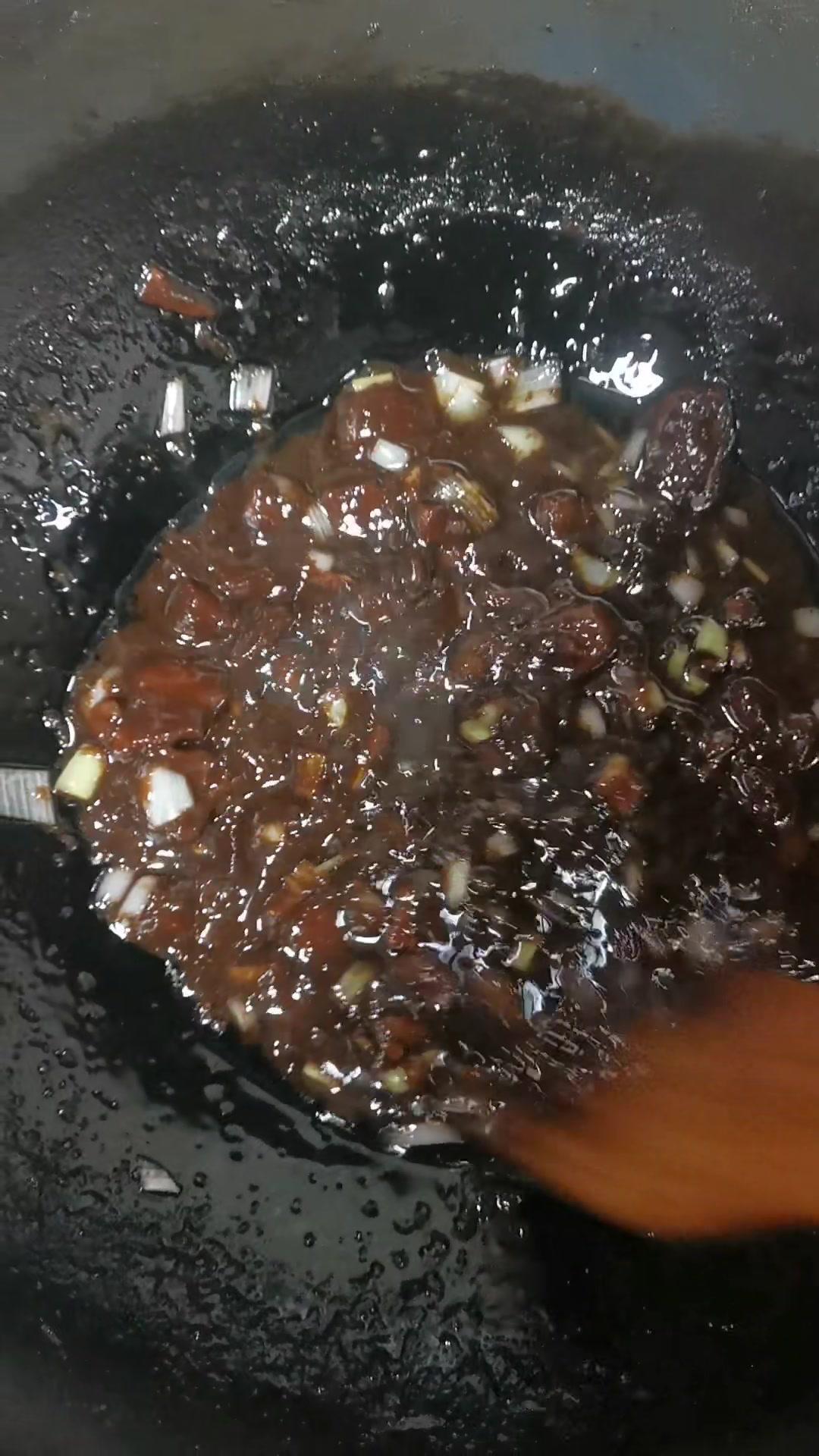 我的厨房日记 炸酱面 唉,会做饭的好处就是,馋这一口的时候就做来吃