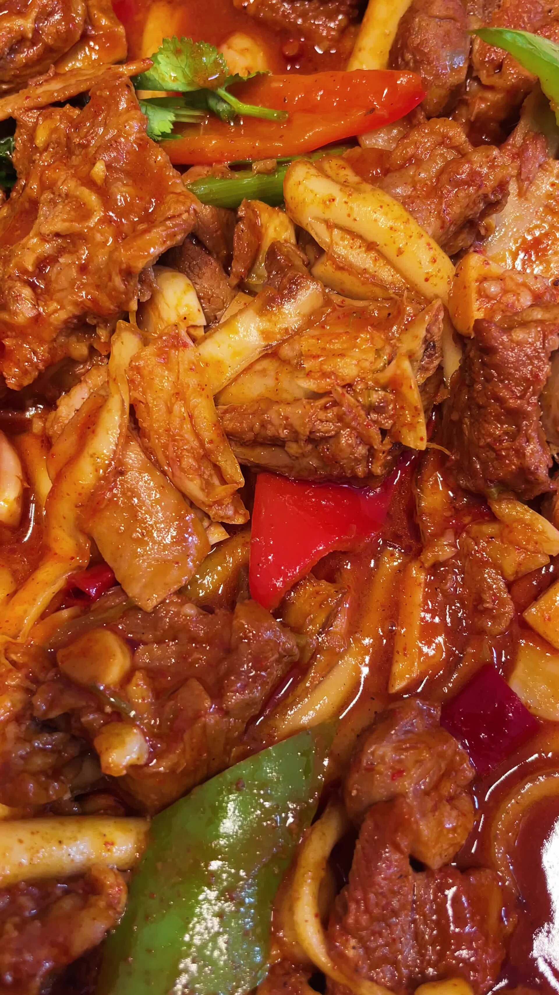 靖远羊羔肉软烂入味,不腥不膻,香气扑鼻