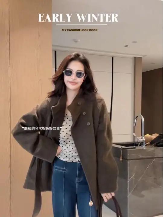 不费力穿搭简简单单咖色系 今天穿什么厚外套给的安全感百大红人降温穿搭公式暖系流光风大衣太适