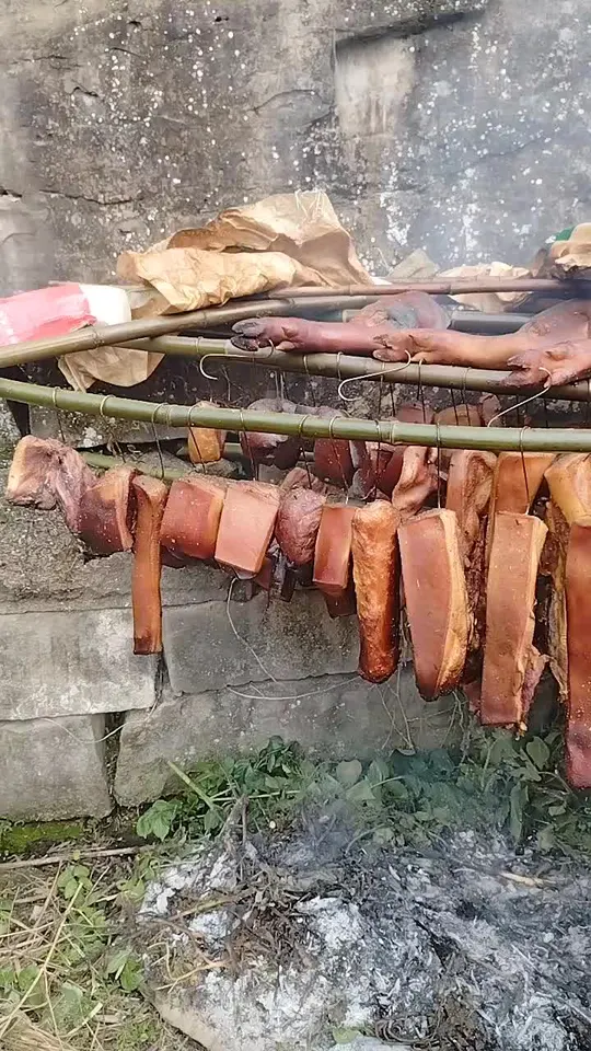 你们那里也烘腊肉吗？正宗四川腊肉哦！