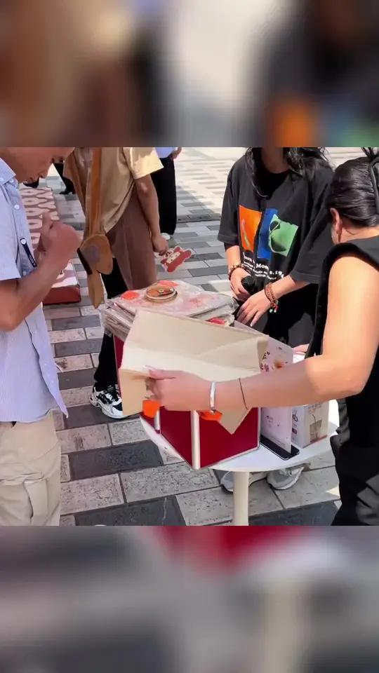 在巍山彝族回族自治县也有煲甄珠了,就在大理白族自治州巍山县。新店开业,这杯正山白桃,玫瑰,