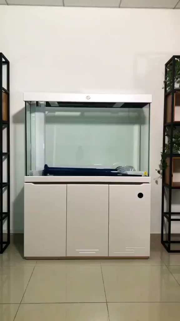 一起来看一下鱼缸的安装