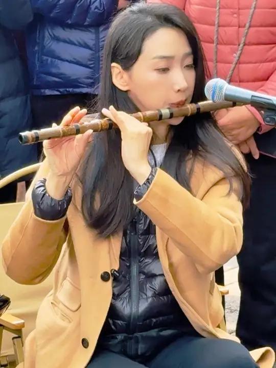 北京紫竹院公园,中国歌剧舞剧院青年竹笛排箫演奏家孙楚泊,笛子独奏《苦韵》,秦声秦韵感人肺腑