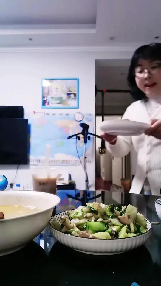 晚餐一定要跟有意义的人一起吃 记录真实生活 家庭日常 妈呀太香了 蚂蚁上树 红薯粉丝
