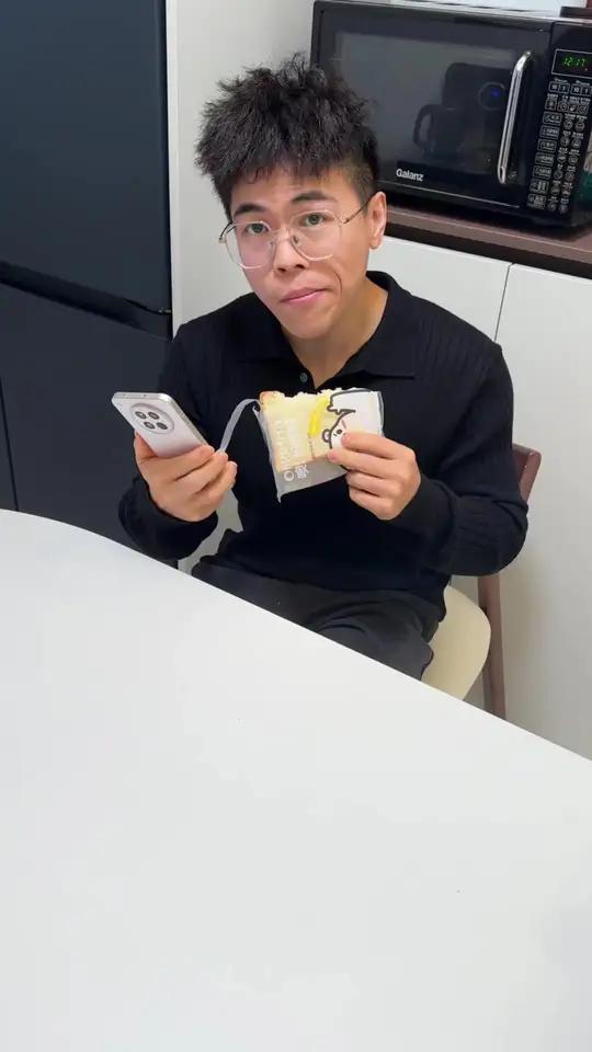 小朋友都可以放心吃的牛乳黄油吐司,你还在担心什么噢妈咪呀家这个牛乳吐司早餐搭配牛奶或者做三