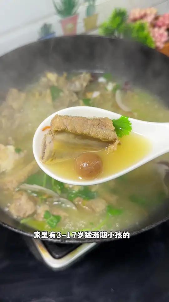 如果你不是后妈的话,一定要给自己家孩子做这个排骨汤,汤鲜味美特别好喝