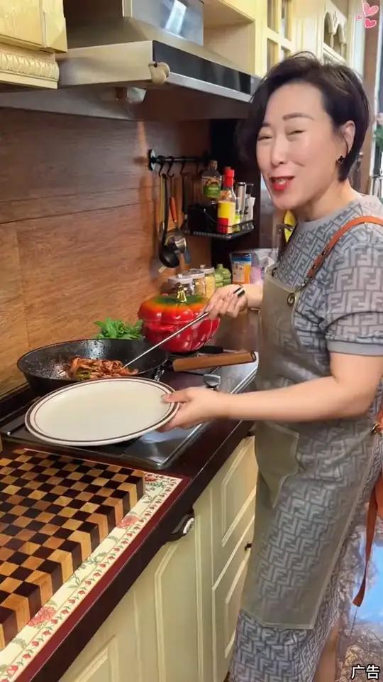 吃了 路边小吃自己在家做的烧烤鱿鱼堪比路边摊的 又好吃又解馋又经济又实惠