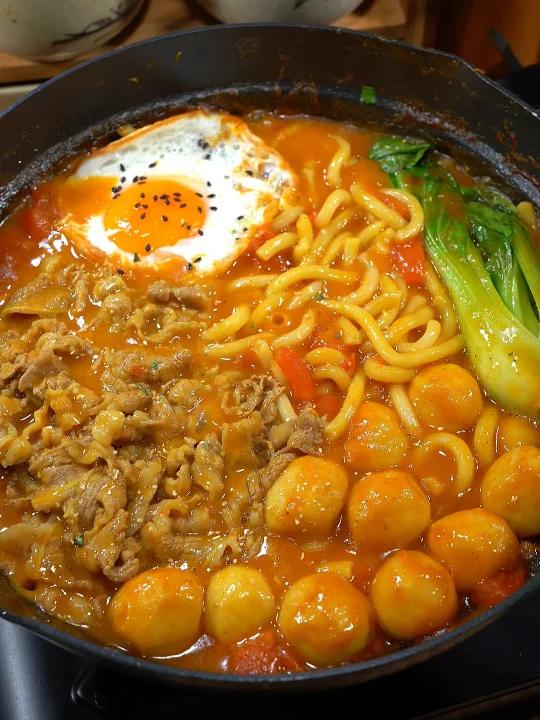 火爆餐厅的番茄肥牛咖喱乌冬面,鲜香又美味