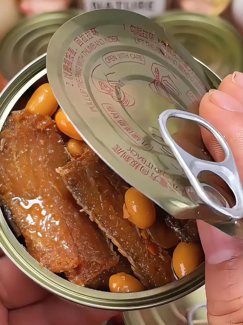 带鱼罐头 肉质鲜嫩,香香辣辣的,拿来下饭配酒都特别合适 下饭菜 下酒菜 妈呀太香了
