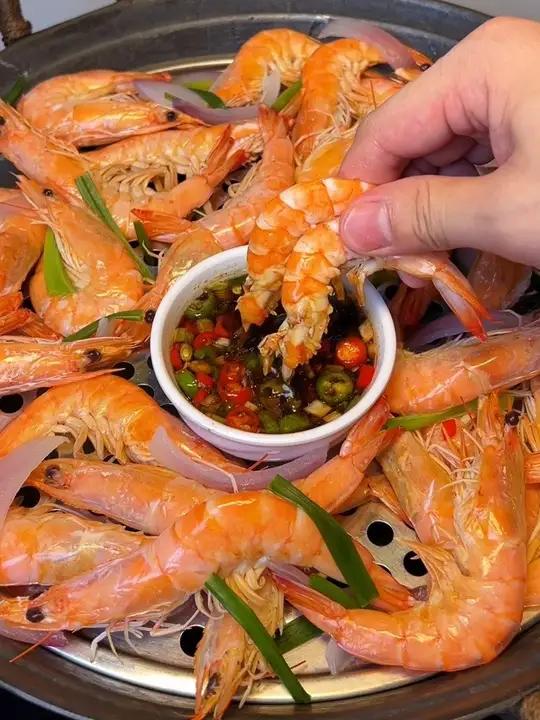 过年大虾不要再白灼了、试试广东的做法,原汁原味特别好吃