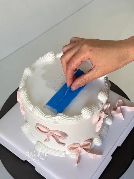 英文字母这样写 这样写英文字母好看吧 蛋糕 人气蛋糕推荐 裱花蛋糕  视频同款左下角