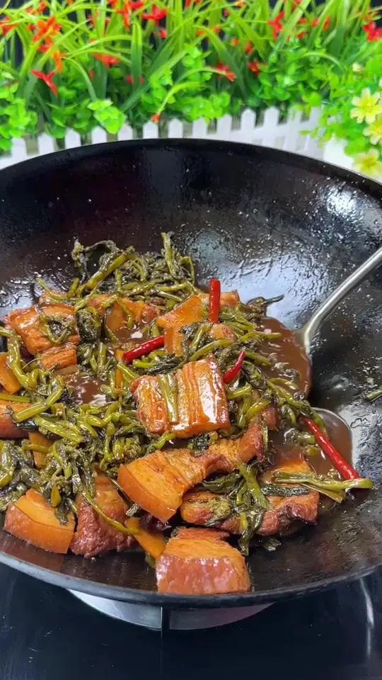 油菜苔烧肉正确的打开方式