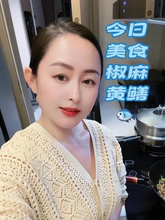 今日美食:椒麻黄鳝 赶芦台大集花30采购一条野生黄鳝,这么做太香了,一口脆嫩,两口麻香,三