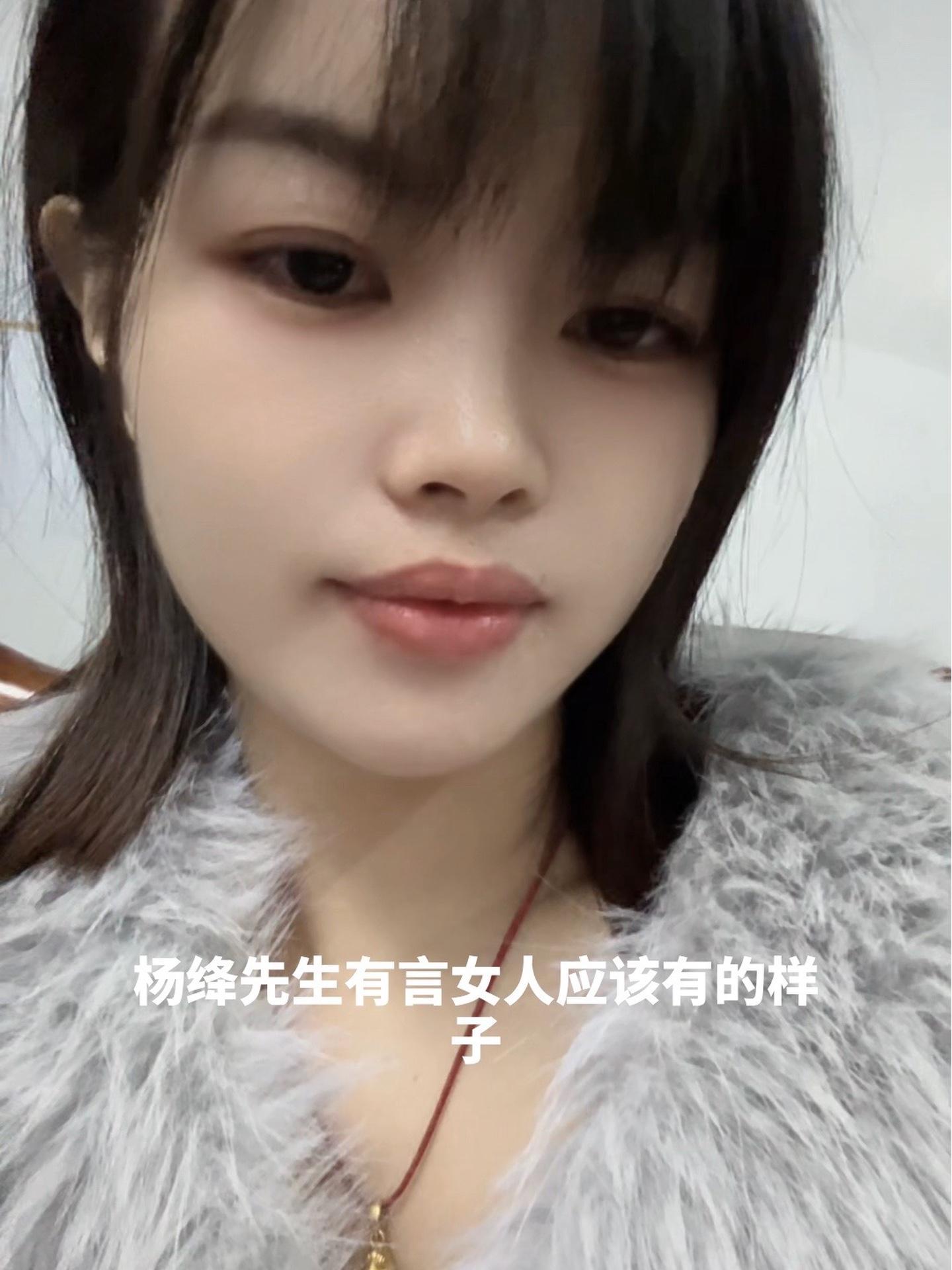 记录真实生活 我的摆摊日记 再忙也要记得吃早餐 随意拍 卖了两个小时,饭团卖完了,还有8个