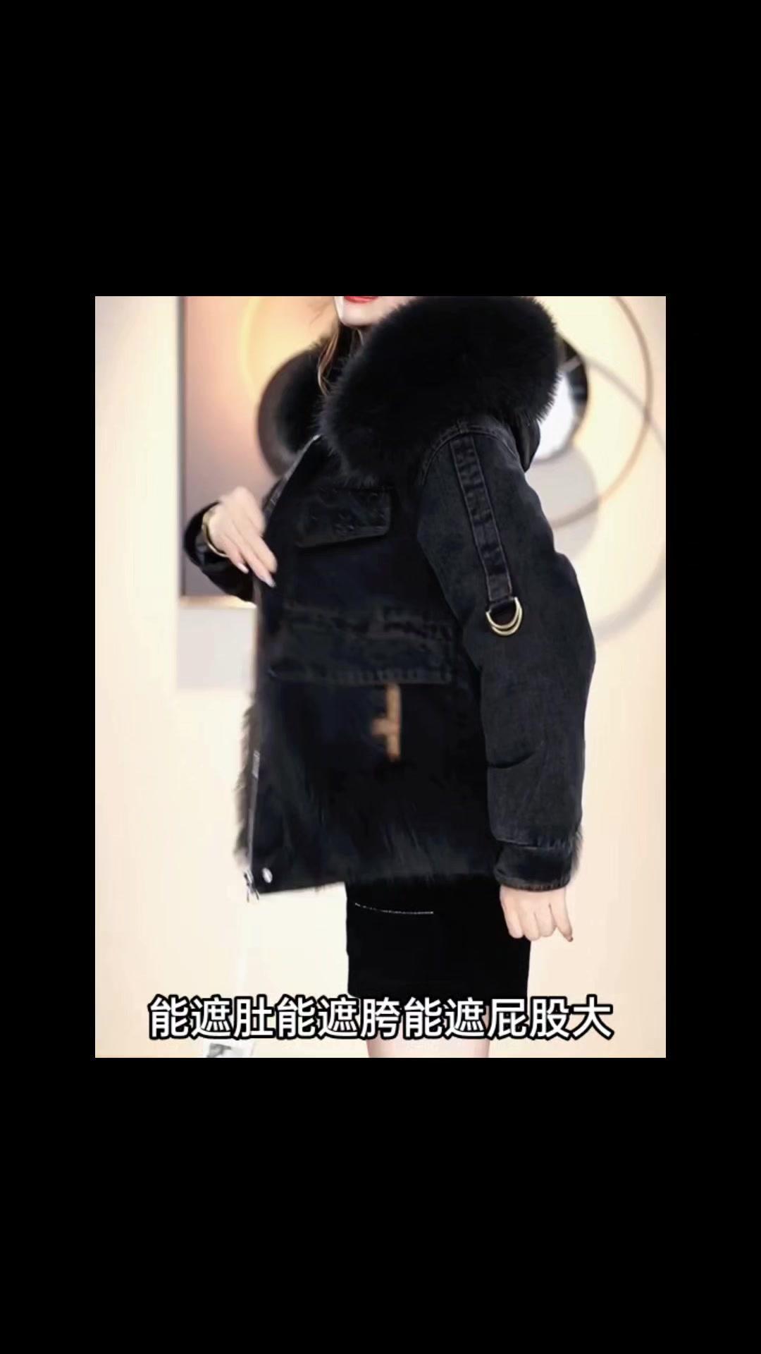 爆款热卖中 谁穿谁好看 皮草 派克服 冬季必备 牛仔拼接白鸭绒羽绒服