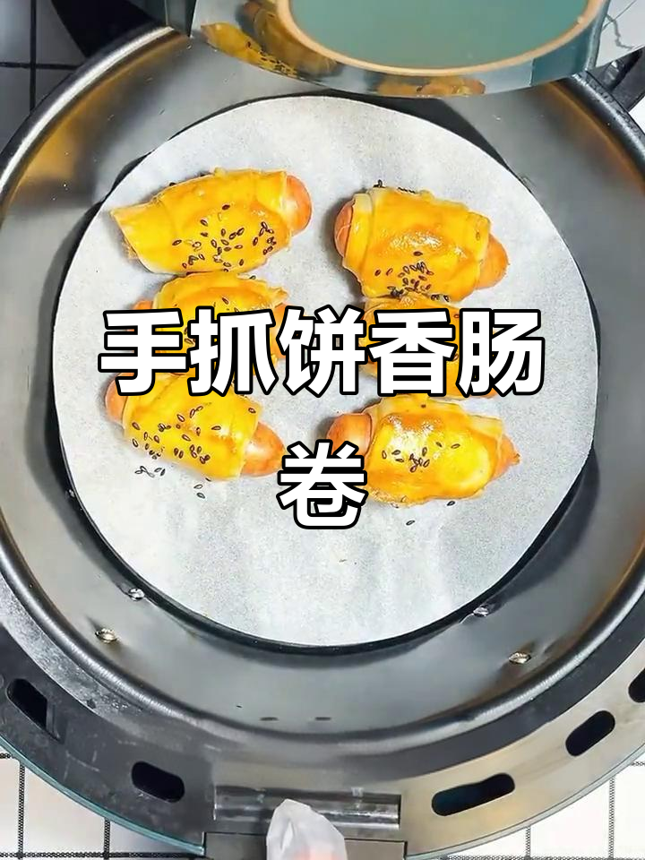 酥脆香肠卷,轻松搞定!手抓饼与火腿的完美搭配