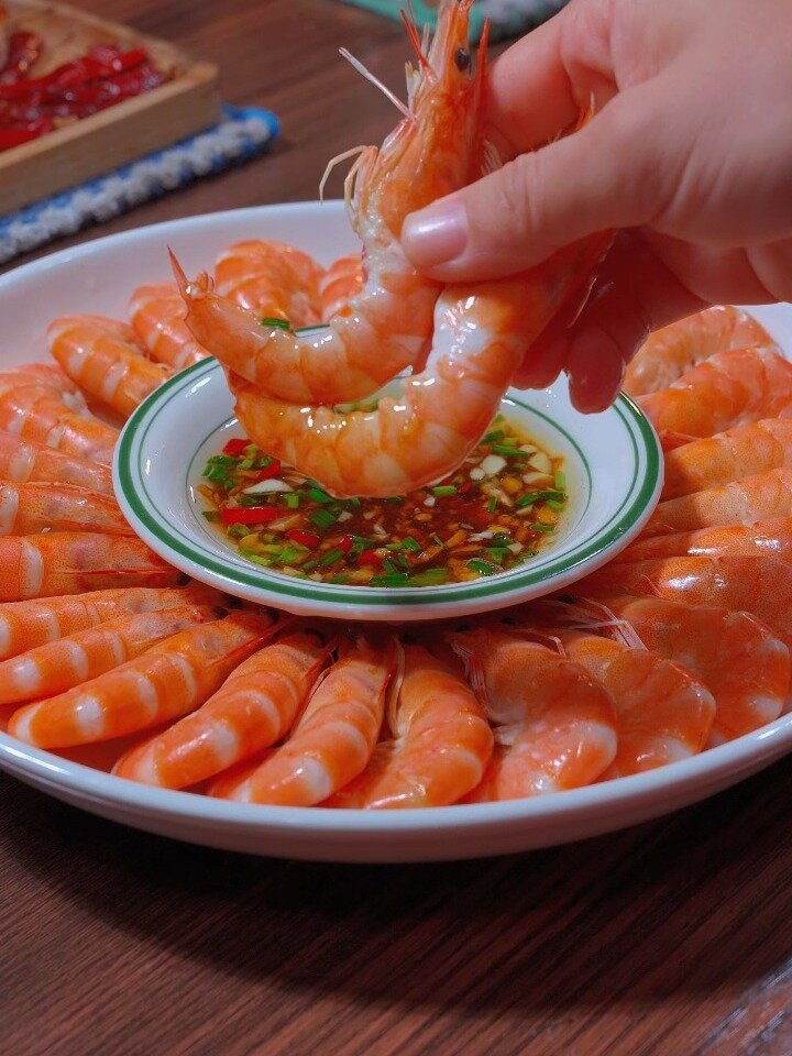 年夜饭必备的一道菜方广式白灼大虾