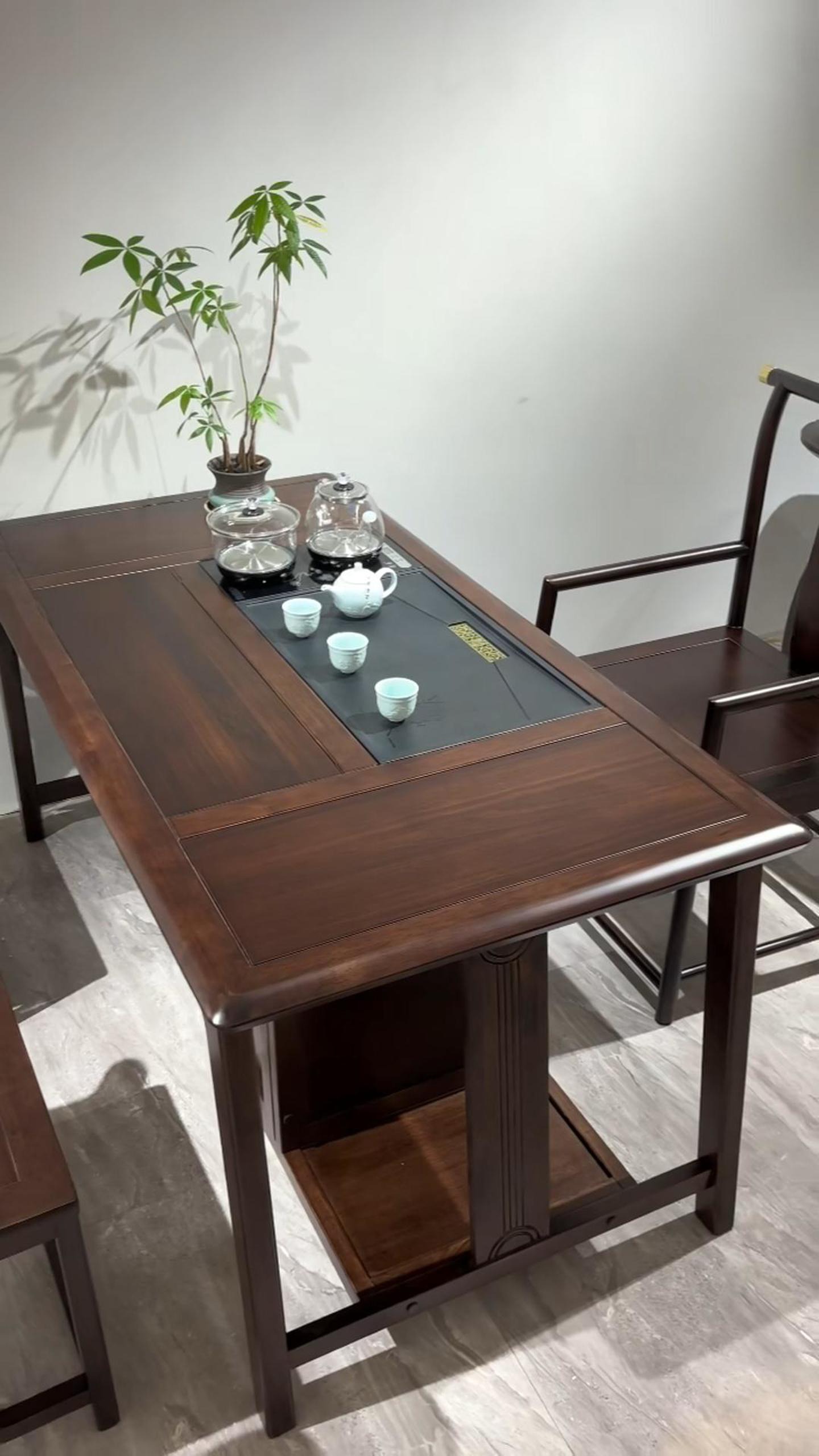 浅色实木家具怎么选择?浅色实木家具好还是深色好?