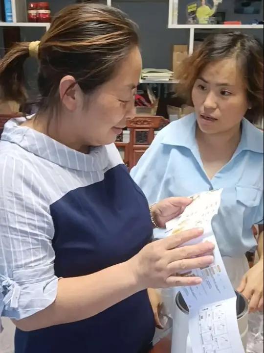 这破壁豆浆机确实好用,功能还挺齐全的,做豆浆,做玉米汁,做辅食,榨果汁,还可以烧水,带自动