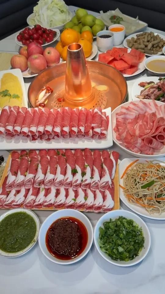 能邯郸吃上这一口蒙餐真的太难得啦!还别说苏尼特特色真不错 就在滏东大街这家「苏尼特特色火锅