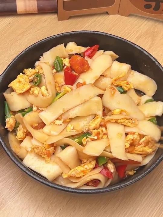 在家做拉条子面条!太好吃了!