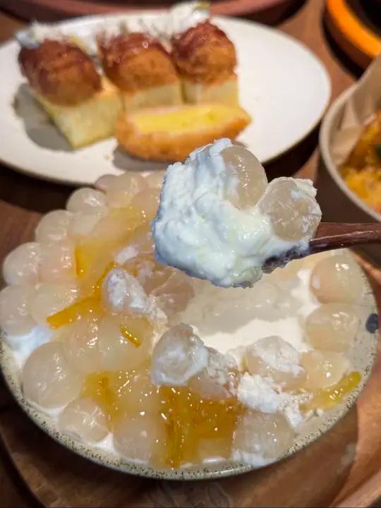 好朋友我们一起去吃龙眼柚子雪冰～