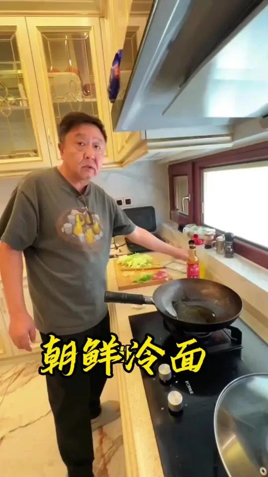 天热了,于谦教你做朝鲜冷面!酸甜可口,真是太好吃了