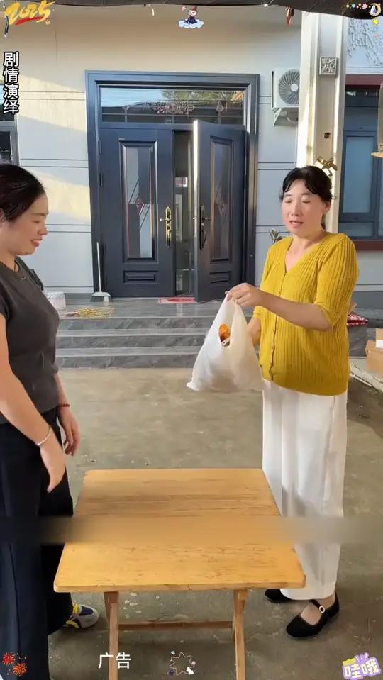 泡椒凤爪25g卤味盐焗多味鸡爪子山休闲鸡脚香麻辣即食袋装小零食