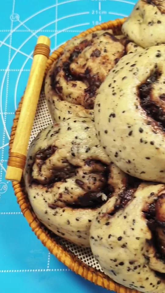 黑芝麻紫米馒头卷,一口爆汁,软糯好吃