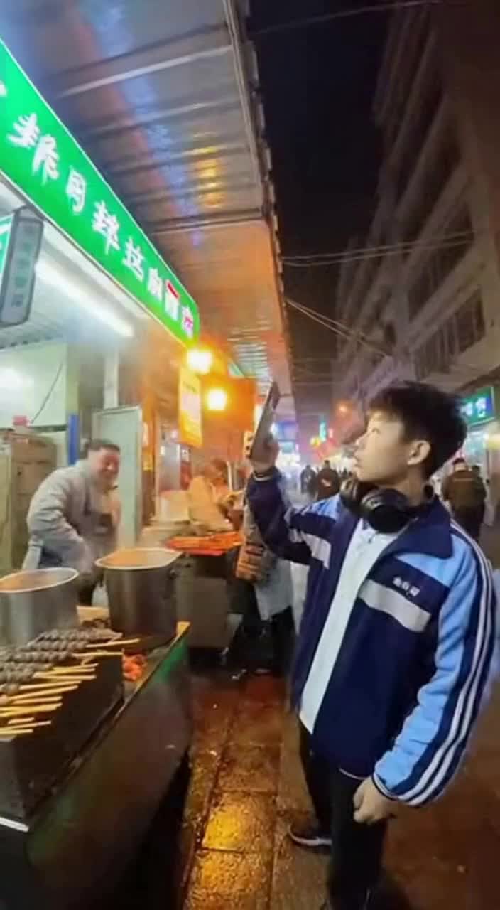 兰州拉面?老板说只有牛肉面!