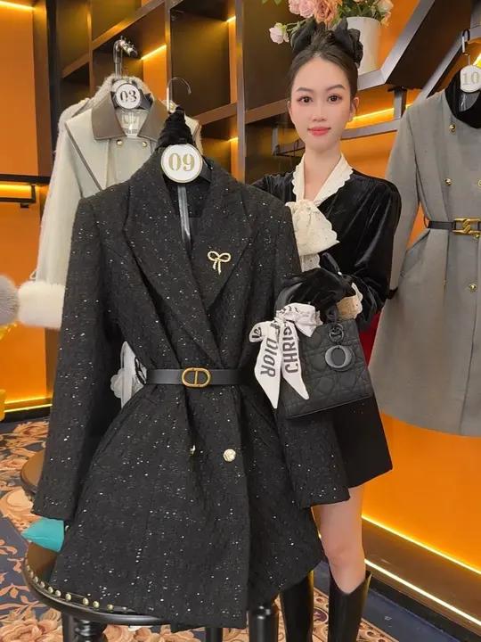 高品质羽绒服迪奥今年的广告词:会有那么一天,你会放下今天的执念和不舍,带着稍许的遗憾,是认