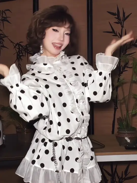今天是一只珠颈斑鸠～