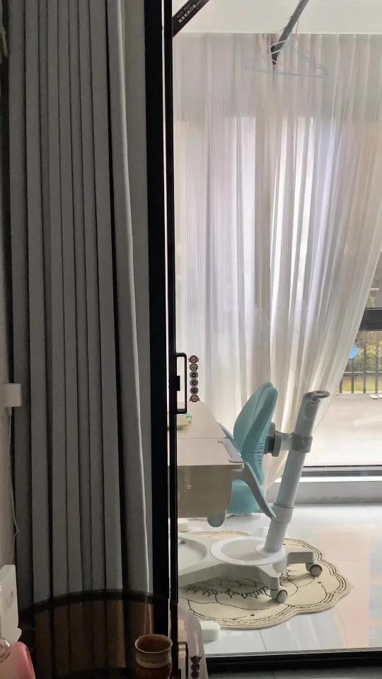 家里有大落地窗玻璃的家人们看过来 说真的 你们别再用手动刮板擦玻璃啦 擦不干净不说还到处滴
