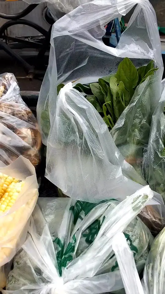 新鲜食材陈列鱼片摆盘火锅餐桌就绪