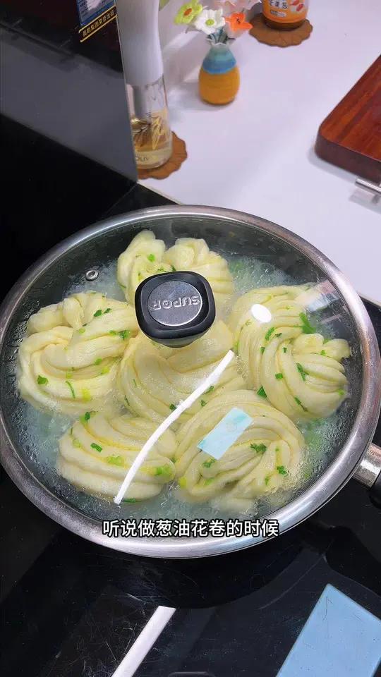 平底锅煎的葱油花卷太香了!#面食分享 #花样面食制作