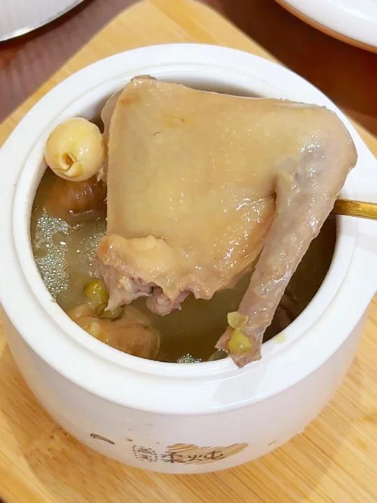 冬天喝的无花果绿豆鸽子汤清热降超好喝