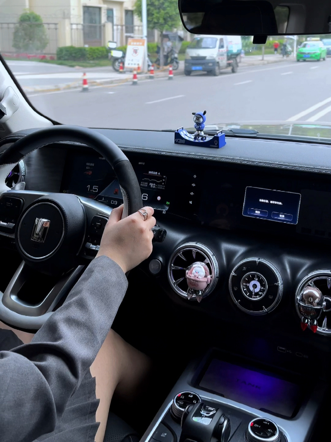 坦克300沉浸式开车|女孩子开真的很帅!