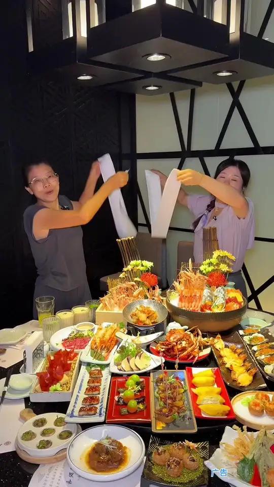 吃自助还是得来上井,鳌虾三文鱼,甜虾,鲍鱼,想吃的品质海鲜都有,高端大气上档次呀