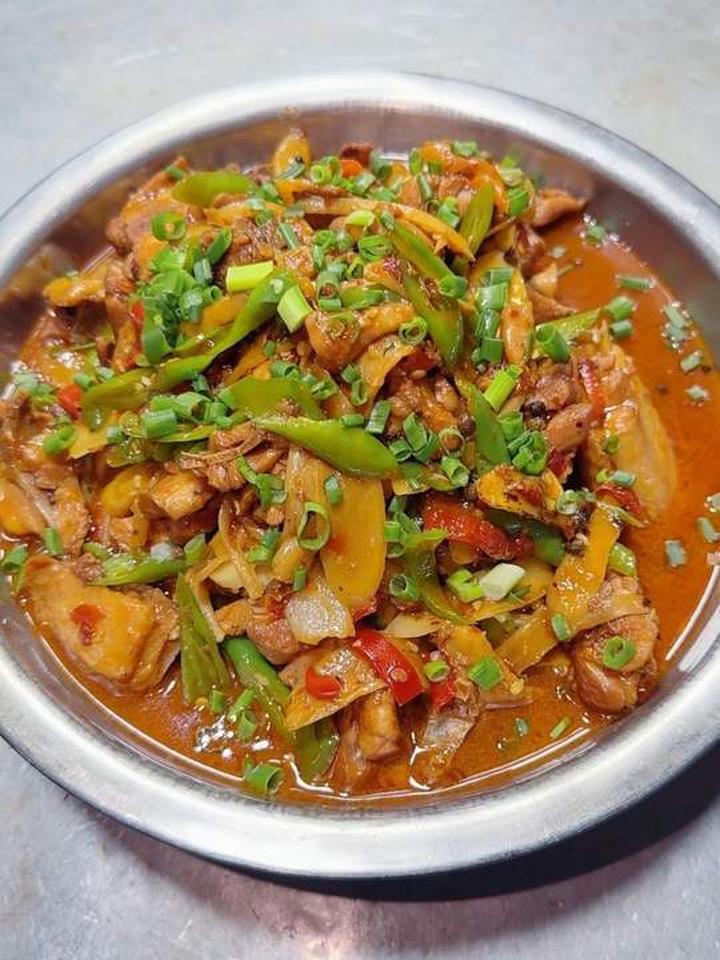 家常的子姜烧鸡做法，鲜香又下饭