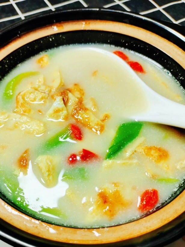 月子通乳丝瓜蛋饼汤