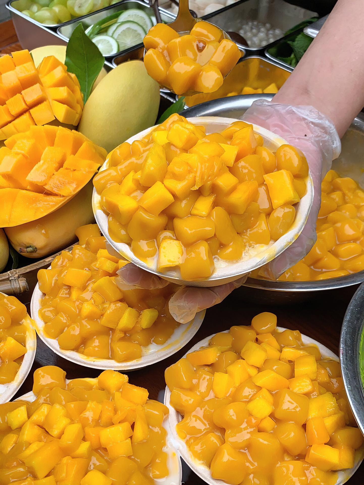 在重庆街头偶遇1元芒果冰汤圆啦 重庆美食