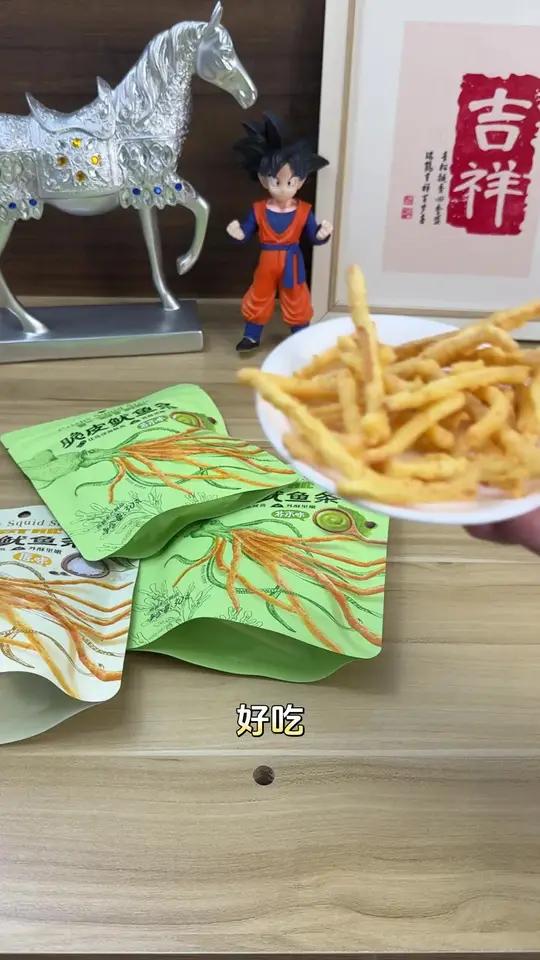还在找好吃又健康的零食吗?快来尝一尝这个卡奇脆香酥鱿鱼条!都是新鲜捕捞的优质鱿鱼制作而成,