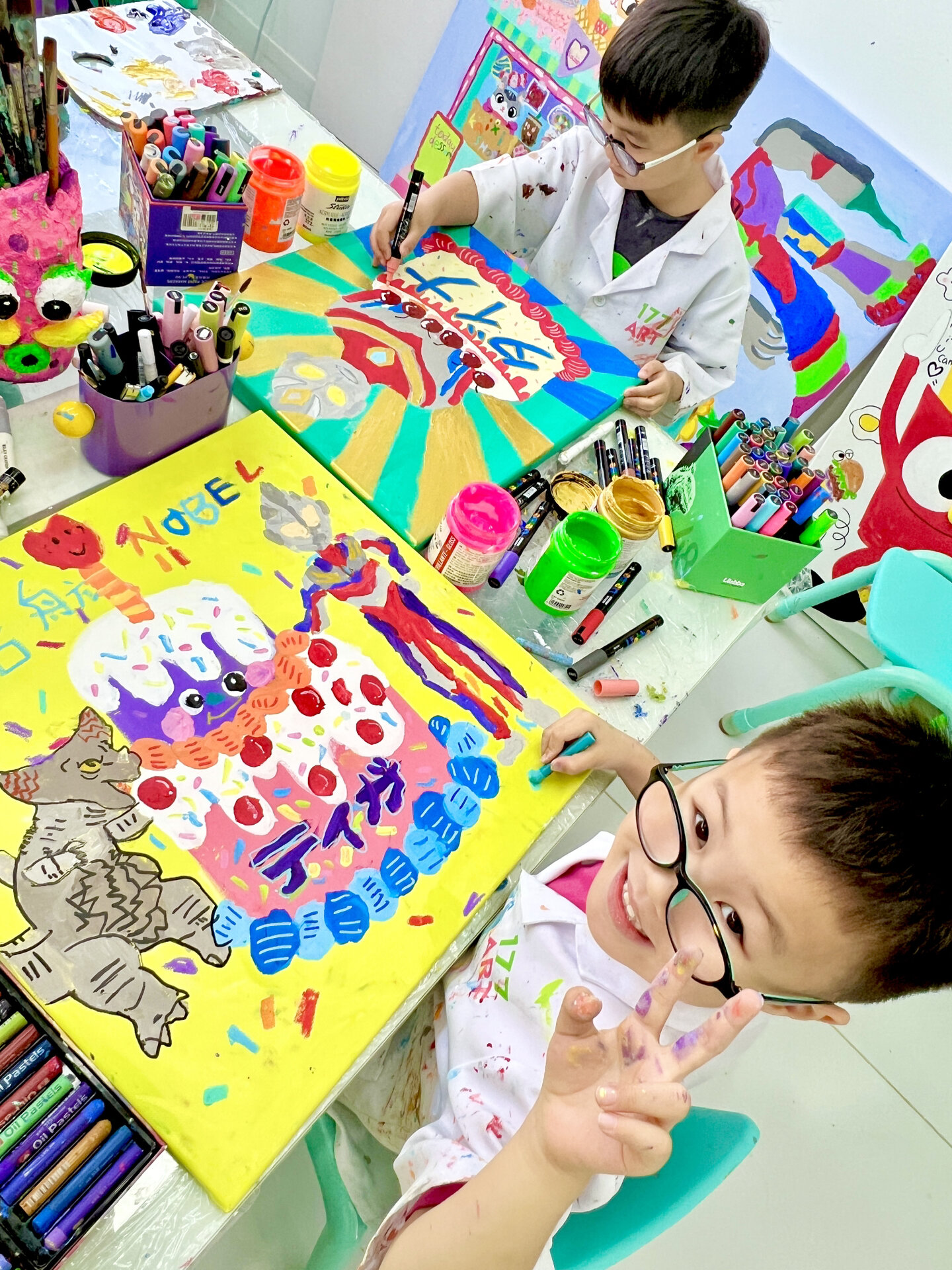 丙烯画|兄弟两的“原创奥特曼蛋糕”绘画过程