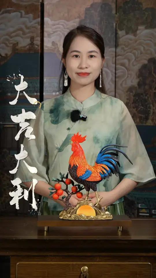 雄鸡一唱天下白,金鸡摆进办公室,就像是一把刺破黑暗的宝剑 -BH