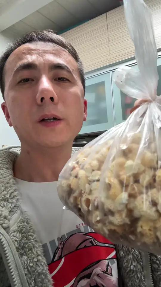 老婆买的爆米花是软的,不脆,朋友支了个招用空气炸锅