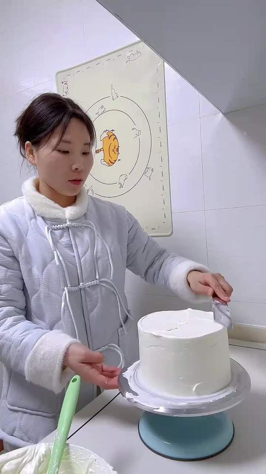 还有10天回老家，提前学做蛋糕给爷爷庆生